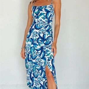 NWT Vestique Blue and Green Leaf Print Dress